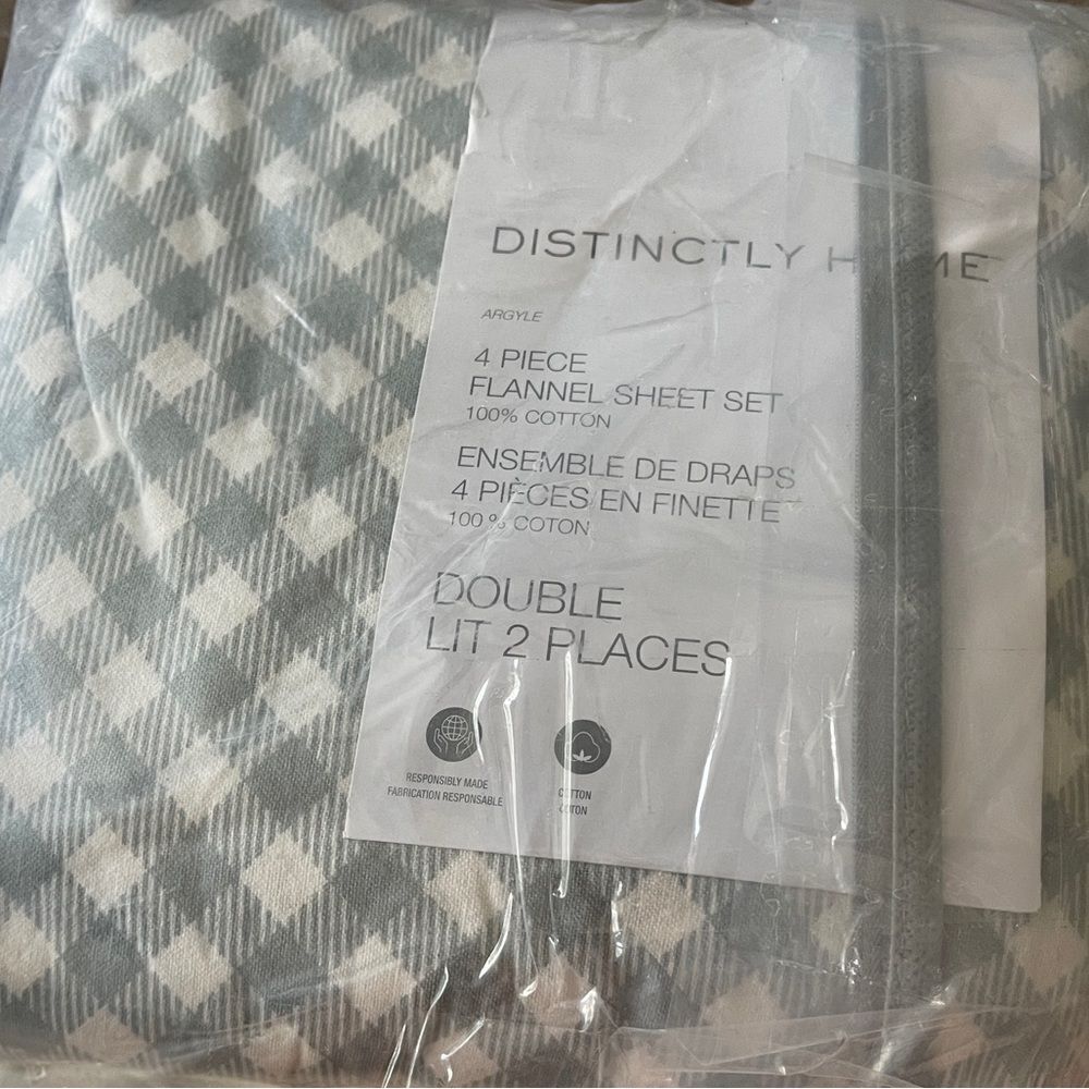 Distinctly Home

Argyle Check Flannel Sheet Set